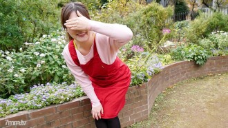 011019-009 Working local mother ~ Florist clerk ~ Thumbnail