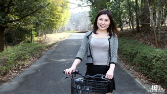 061617-002 Mamachari ~ Shaking Big Breasts / Big Butt ~ Thumbnail