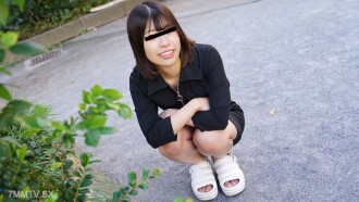 062224_01 Let the toy cat sit on the cat's Thumbnail