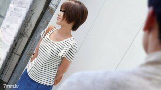 092419-178 Persuading a housewife 42 ~ A serious wife who blows a sigh on a dick ~ Thumbnail