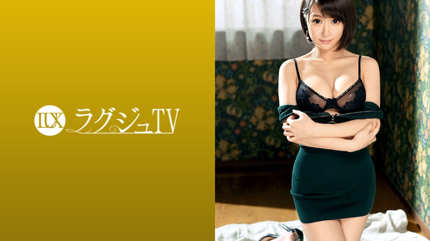 Luxury TV 1099 A shaved sister challenges sex in public for the first time to make her dream come true...If she accepts a big cock in her small beautiful pussy, she will be crazy and start shaking her hips and cumming on her own. ラグジュTV 1099