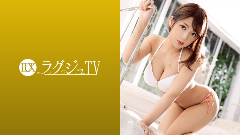 Luxury TV1219 nervous and confused appearance of the first appearance of the beauty giant breast shop clerk appeared to bring the proud bikini to take off the glossy beauty giant breasts, gorgeous ass bear the dew embarrassment while the gian