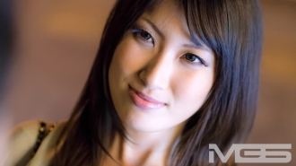 ETQT-014 Aya-chan (25 years old)'s plump big breasts can be seen even from the top of her clothes! Thumbnail