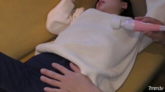 FC2-PPV-1294880 [Personal shooting] A 28-year-old slender married woman who entrusts her beloved only daughter and gets drunk with other sticks in the daytime Thumbnail