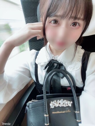 FC2-PPV-1424345 No.14 H 18-year-old Papa Katsu girl who is curious about things. Thumbnail
