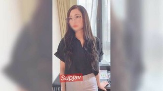 FC2-PPV-1426198 Intelligent baby-faced secretary gets creampied repeatedly and gets sperm on her glasses (53 min) Thumbnail