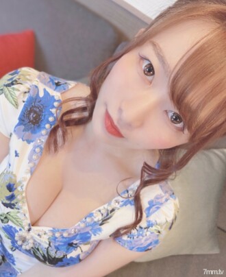FC2-PPV-1475835 [Okamura theory] Ginza 1-chome hostess's pillow business-21 years old G cup Thumbnail