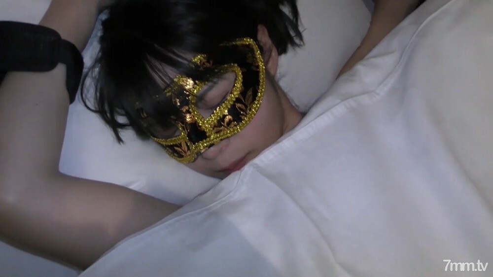 FC2-PPV-1631676 [Personal shooting] The tongues of the three men and the meat sticks blame his wife’s erogenous zone one after another! !!