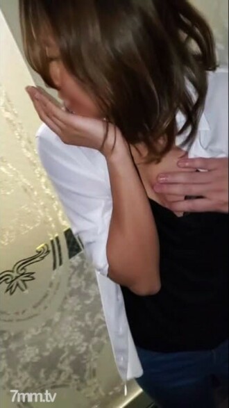 FC2-PPV-1706430 [No] Unauthorized pregnancy juice for a young wife with beautiful ass in a closed karaoke room ... Thumbnail