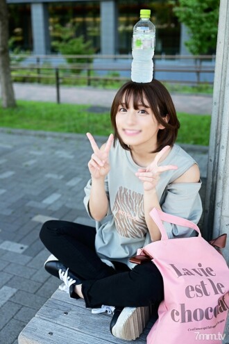 FC2-PPV-2203968 [Outflow] This πÇç wing !? Self-proclaimed Yin-Yang gamer Natural beautiful girl with a beautiful natural body Creampie in a super-sensitive slim body that cramps just by putting it in [Personal shooting] [4K high-quality DL available]