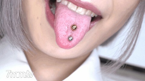 FC2-PPV-2641065 [Tongue piercing  gal] Mechakawa tongue pichinpo addiction Yariman 20 years old W demon chinpo Irama & Gangimari skewered cum shot bukkake squirting Kimepako crazy ♡ [Kawagoe City, Saitama Prefecture]