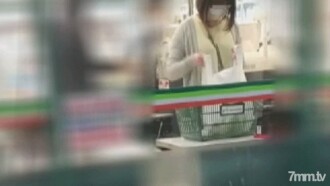 FC2-PPV-2866025 [Individual] Big ass woman I found a woman who was running away after the loan. FC2-PPV-2866025 secretly committing with a big cock at home with a husband Thumbnail