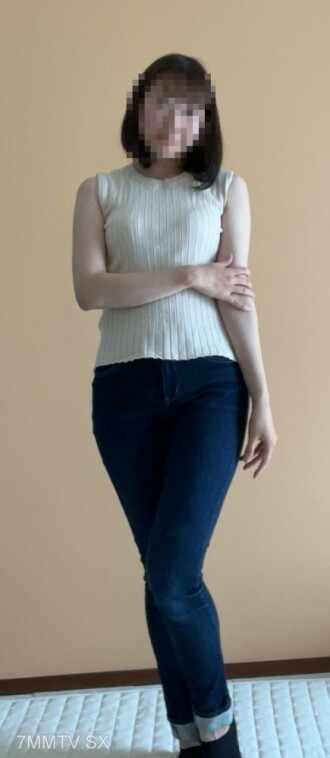 FC2-PPV-4384249 33-year-old newlywed Yui Yui Yui Yui applicant: "Married women with very little experience of being wealthy." . . Defeated while undergoing a petroleum massage. . . suddenly! If the first wife of the yoga teacher Thumbnail