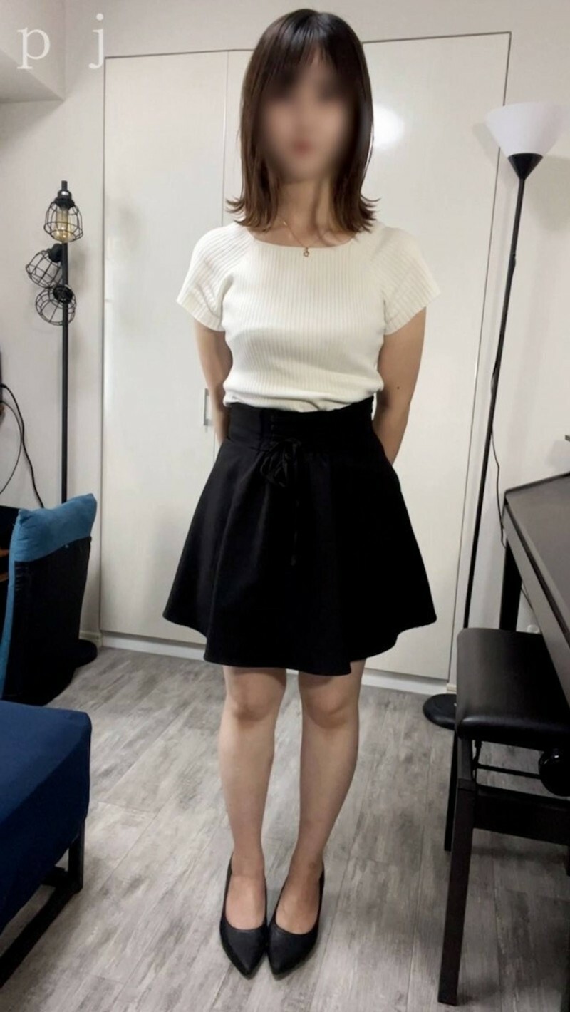 FC2-PPV-4569411 [Part 1] A charming, fair-skinned, sensitive beauty 2. After a deep kiss, I insert my penis into her pussy, making her climax repeated