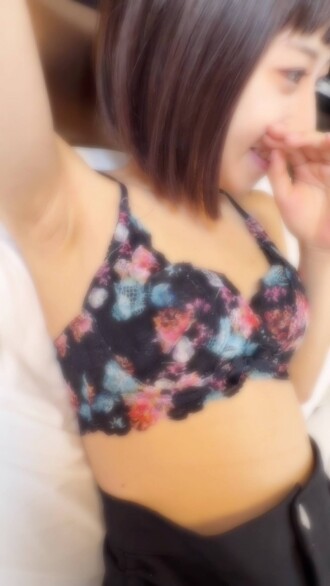 FC2-PPV-4635670 Limited time offer 1480pt! [Uncensored] [Creampie] Reunited with a slender young wife. Her shorts and tank top were the best, but I took them off and creampied her. Cleaning up the cum-filled dick from her dirty pussy. *Bonus included Thumbnail