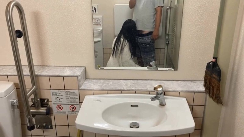 FC2-PPV-4672645 A part-time worker at a company can do whatever he wants to a pregnant woman who has no money in the middle of the night in the toilet