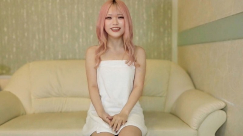 FC2-PPV-4689842 [Uncensored] Super cute! Are women with flashy hair sexy...? "I love naughty things⤴" she says! Plus, her first facial and f