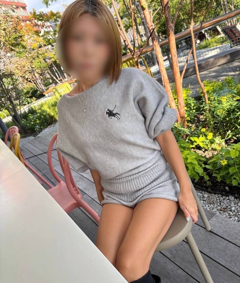 FC2-PPV-4792091 [Completely amateur] A super sexy married woman with a tanned skin! A useless wife who can't say no and is weak to pressure. Even