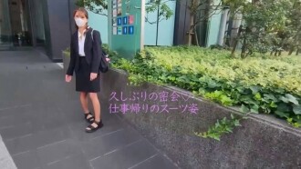 FC2-PPV-4802013 A brief respite: Inside the life of a single mother raising three playren Thumbnail