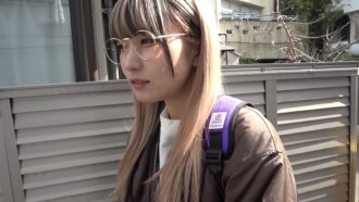 FC2-PPV-4813103  A cute-looking otaku! He seems interested in AV, so we went to a love hotel together and had raw sex and creampie sex! Thumbnail