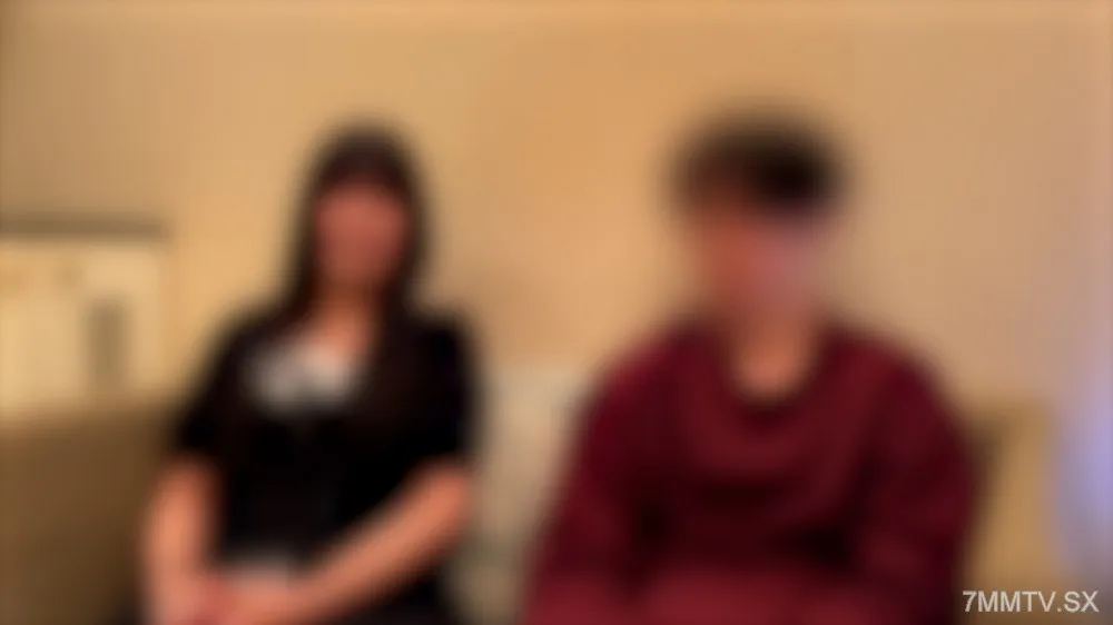 fc2-ppv 4900512 【※無・※】Date with popular cafe girl Liri-chan at a hotel!! Who cares if the manager comes along!! Can't hold back and end up in a threesome. Must not get caught by anyone at the shop.