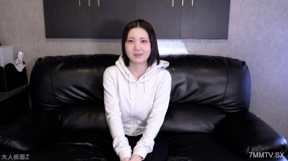 fc2-ppv 4910714 Shino (19), amateur from the countryside, third shoot. Put a thick vibrator in her ass, did a split and shoved vegetables into her pussy and ass