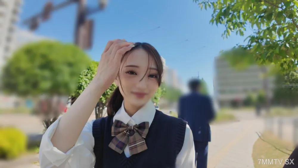 Unedited Secret graduation trip with boyfriend, bareback inside her. Her lewd nature exposed, she was so into it that she didn't want to go back from the hot spring trip.