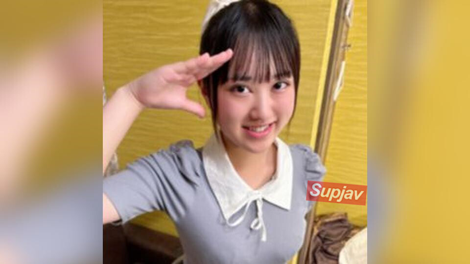 [初撮り] 眩しい笑顔とFカップの爆乳を持つ18歳の専門学校生、現在は介護士実習中。今どきのGen Z女子 ポスター