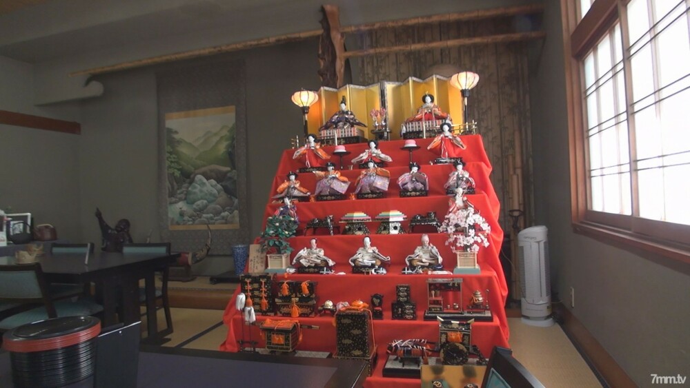 FC2-PPV-896520 [Half price 500 yen] Raw sex on the table from the morning Continue licking the anus for 10 minutes and vaginal cum shot “You put your tongue in the anus with the morning sun in the background. Don’t feel bad.” Affair hot spr