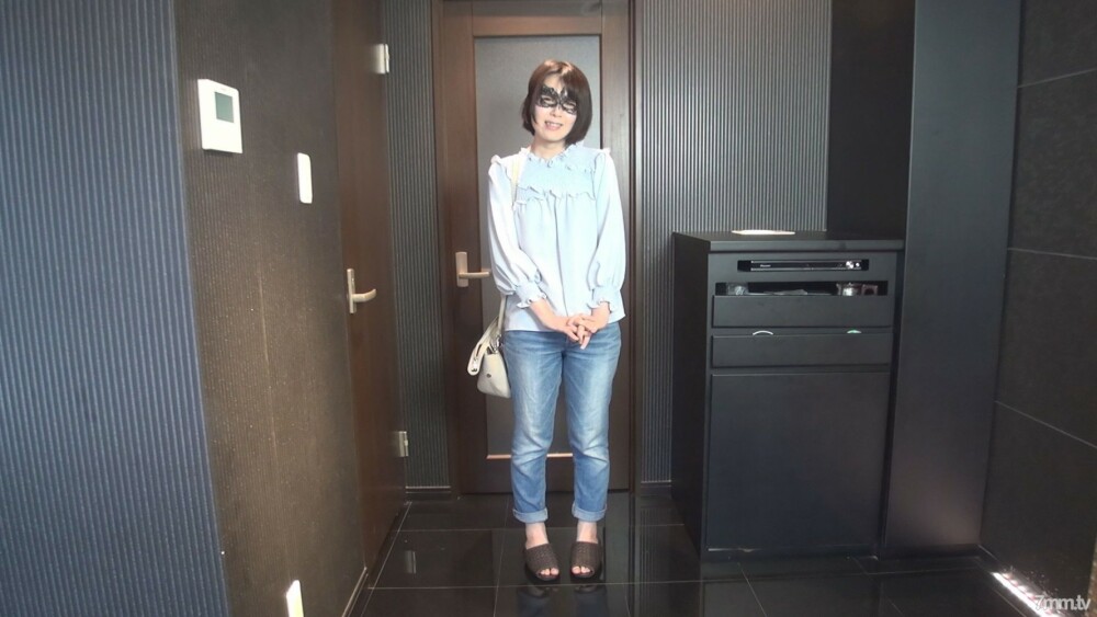 FC2-PPV-912618 [Half price 500 yen] Nio standing fellatio style 〇 Creampie with pink sports bra and pants Active self-defense official married woman “My husband’s standing cock is delicious” [Personal shooting] With ZIP