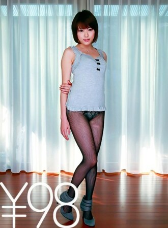 SERO-015 Azumi's work at an affordable price! She falls victim to a very thin condom that breaks. As always, she breaks the condom before insertion and joins up. She says that my dick is warm, because it's raw. I keep pounding her in missionary  Thumbnail