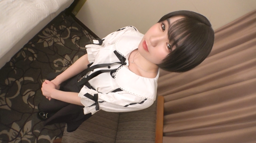 SIRO-4923 [First shot] [Black hair short x minimum] Pichi Pichi Arbiter who just graduated from high school appears on AV. Repeating the piston on a small body while wearing knee high socks … AV application on the net → AV experience shooting 1859