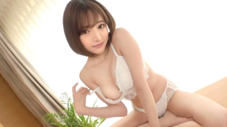 SIRO-4925 [Don't miss it until the end! ] A literary girl who loves novels and delusional masturbation. Perhaps that hobby is also connected to acting, the passionate climax of "It feels good..." echoes in her crotch...! AV application on t Thumbnail
