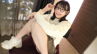 SIRO-5709 "Just watching her is so relaxing! A gentle girl, but a crazy woman who masturbates 5 times a week [Sana, 20 years old] Her awkward cowgirl position is actually good! Intense sex with her plump body clinging to you! [First shoot] Internet..
