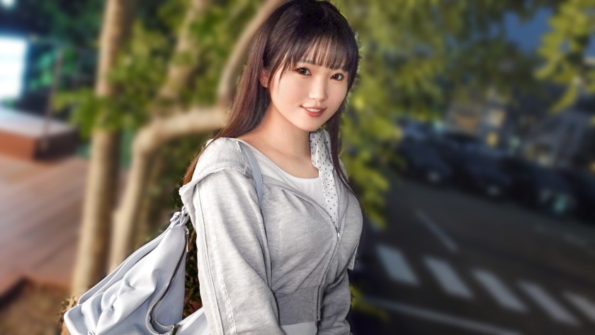 SIRO-5719 A Precocious Girl Who Likes Older Men. She Gets Turned On Being Surrounded By Middle-aged Men In A Porn Theater. She Orgasms If You Touch Her Pussy, She Orgasms If She Moves Her Hips—her Whole Body Is An Erogenous Zone! [Debut Shoot] Applied Onl Poster