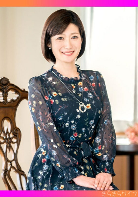 TYVM-268 A hedonistic wife in her 40s bites into another man's cock with naked desire!