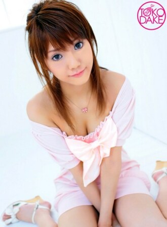 DV-930 Congratulations! The debut sex of a beautiful girl with small breasts! Even though it's her first time, her sensitive body feels too much. She gets pounded in the missionary position, and the actor assists her in the cowgirl position, moving u Thumbnail