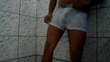 Se Exibindo No Chuveiro