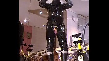 Roxina2002BigCockPlayInPVC031002