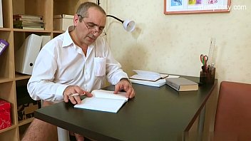 18 Year Old Pussy First Deepthroat