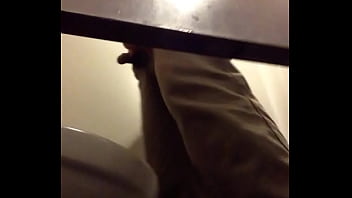 Quay Len Toilet Vincom