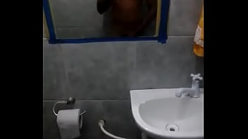 Masturbação No Banheiro - teen, masturbation, gay - Video 5805349