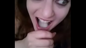 Amateur Raven Gives Blowjob And Licks Cock For Cumshot