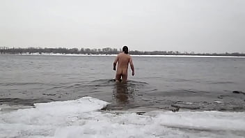 Water, Swim, Cold, Winter - Unknown - 2025 - Amazing - Experience - Video 5902922