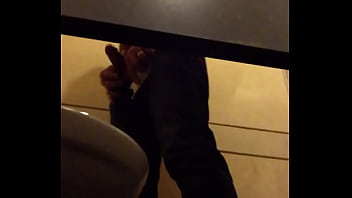 Suc Cu Trong Toilet Vincom - gay, toilet, cu, suc, trong - Video 5946751