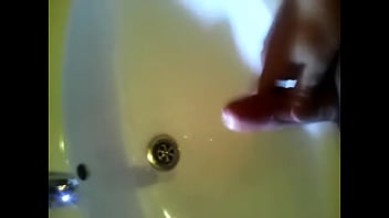 Me Masturbo Y Me Corro Como Un Caballo