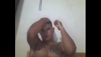 Lindo Hetero Mostrando El Culo