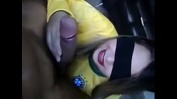 Com Os Olhos Vendados