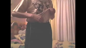 Vergon Desnudandose Y Masturbandose