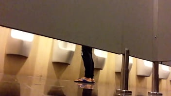 Suc Cu Trong Toilet Vincom - gay, toilet, cu, suc, trong - Video 5901794